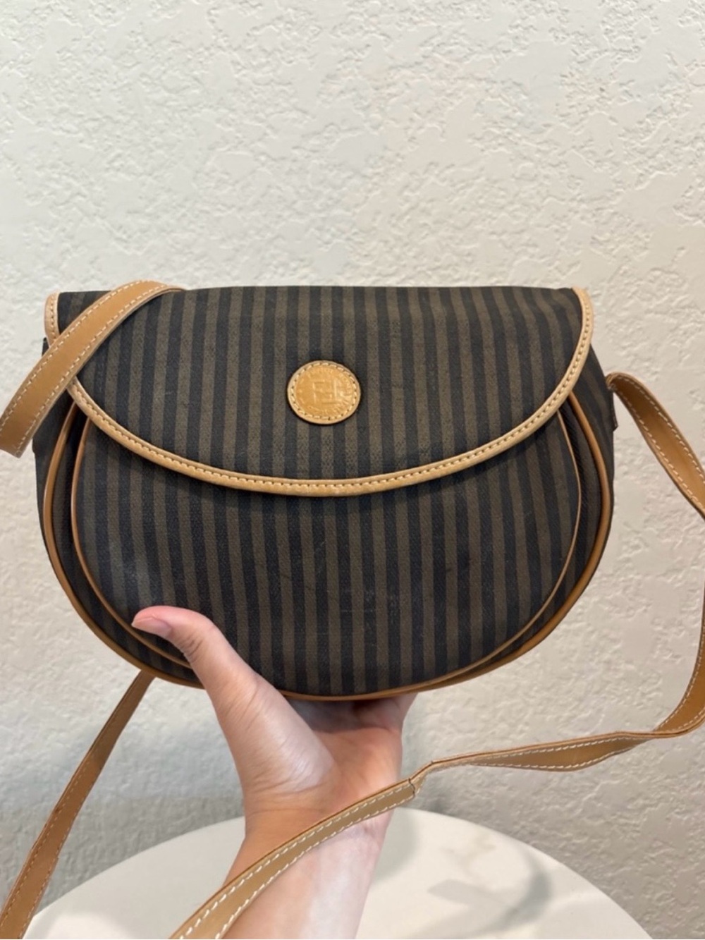 Fendi Vintage Pequín Stripe
Crossbody Bag - Picture 15 of 15
